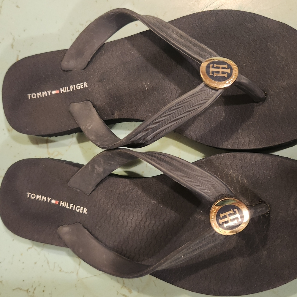 Tommy Hilfiger Black Flip Flops NWOT